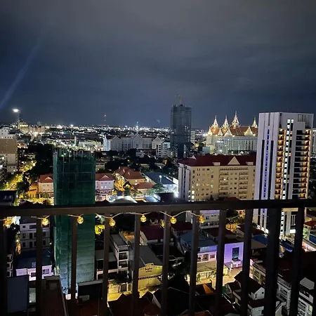 Modern Apartment With Rooftop Pool & Gym Phnom Penh Exterior photo